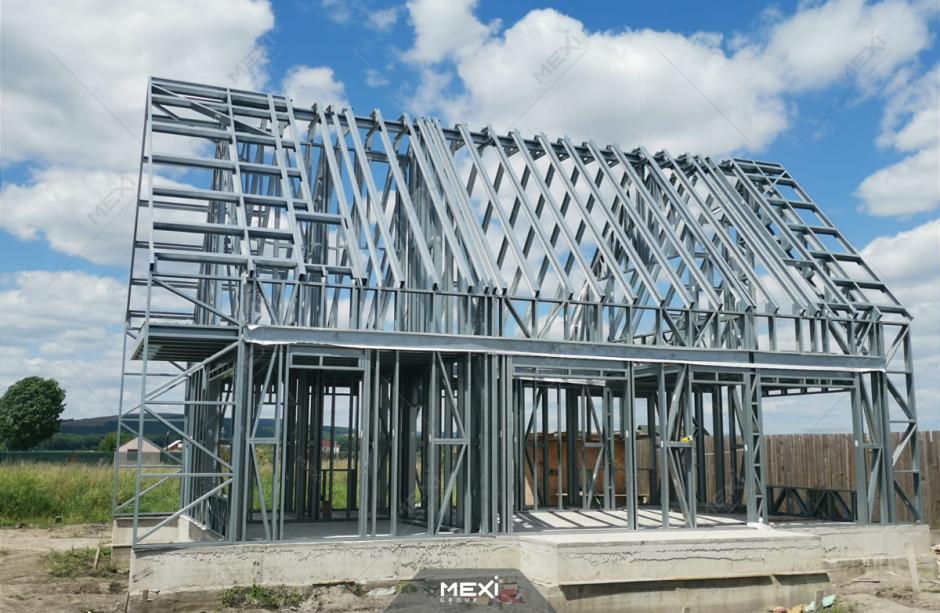 casă cu mansardă construită prin sistem framing