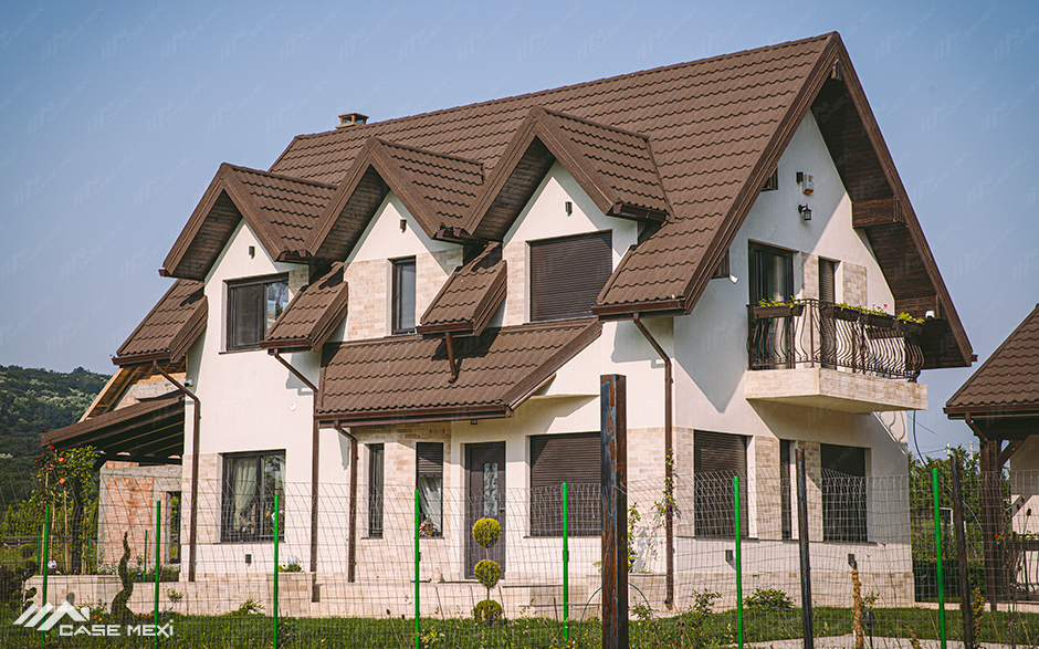 casa cu mansarda pe structura usoara stadiu finisat in Iasi