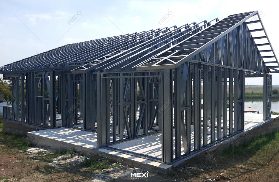 construire casă de vacanță pe structură metalică ușoară