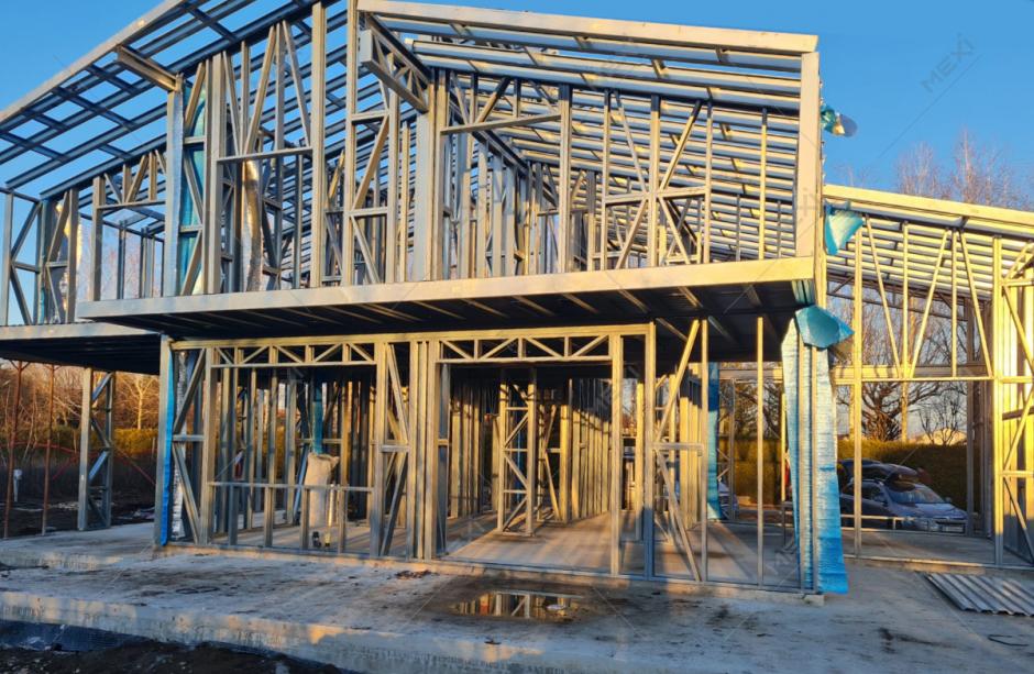 constructie casa cu etaj pe structura metalica MEXI