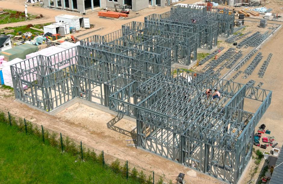 constructia unei corp de cazare pe structura metalica