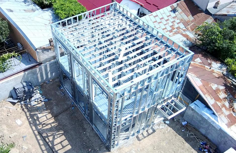 constructie casa cu etaj din cadre prefabricate