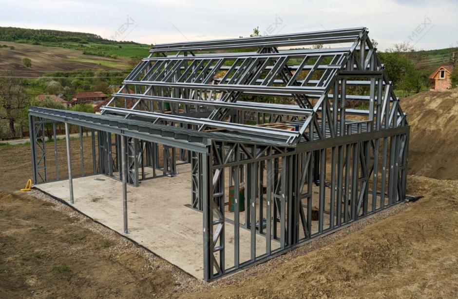 casă construită pe sistem de cadre metalice ușoare în Sălaj