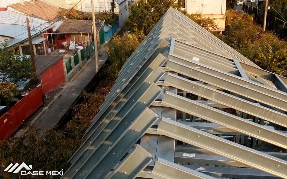 casa cu etaj pe structura metalica