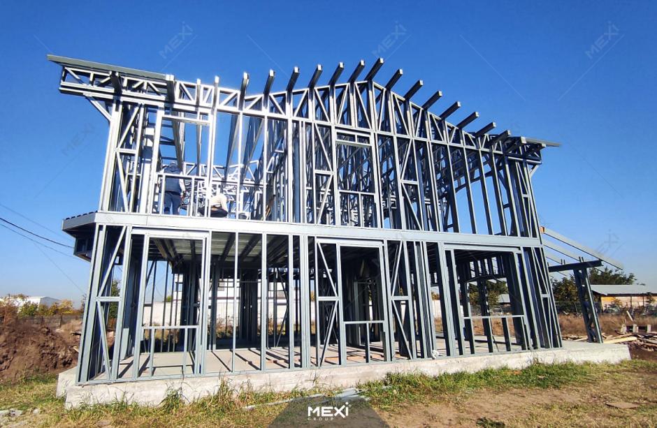 casă cu etaj pe structură metalică MEXI