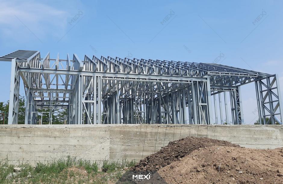 construire casă de vacanță pe structură metalică ușoară