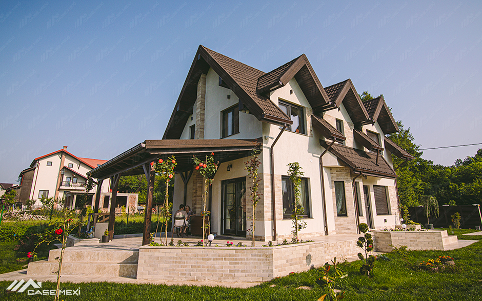 casa cu mansarda pe structura usoara stadiu finisat in Iasi